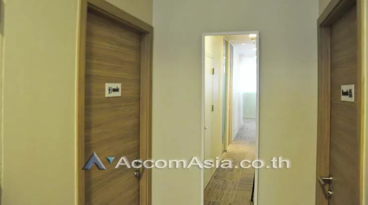 9  Office Space For Rent in Ploenchit ,Bangkok BTS Ploenchit at Q House Ploenchit Service Office AA10196